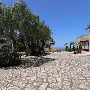 Un tipico baglio siciliano San Vito Lo Capo